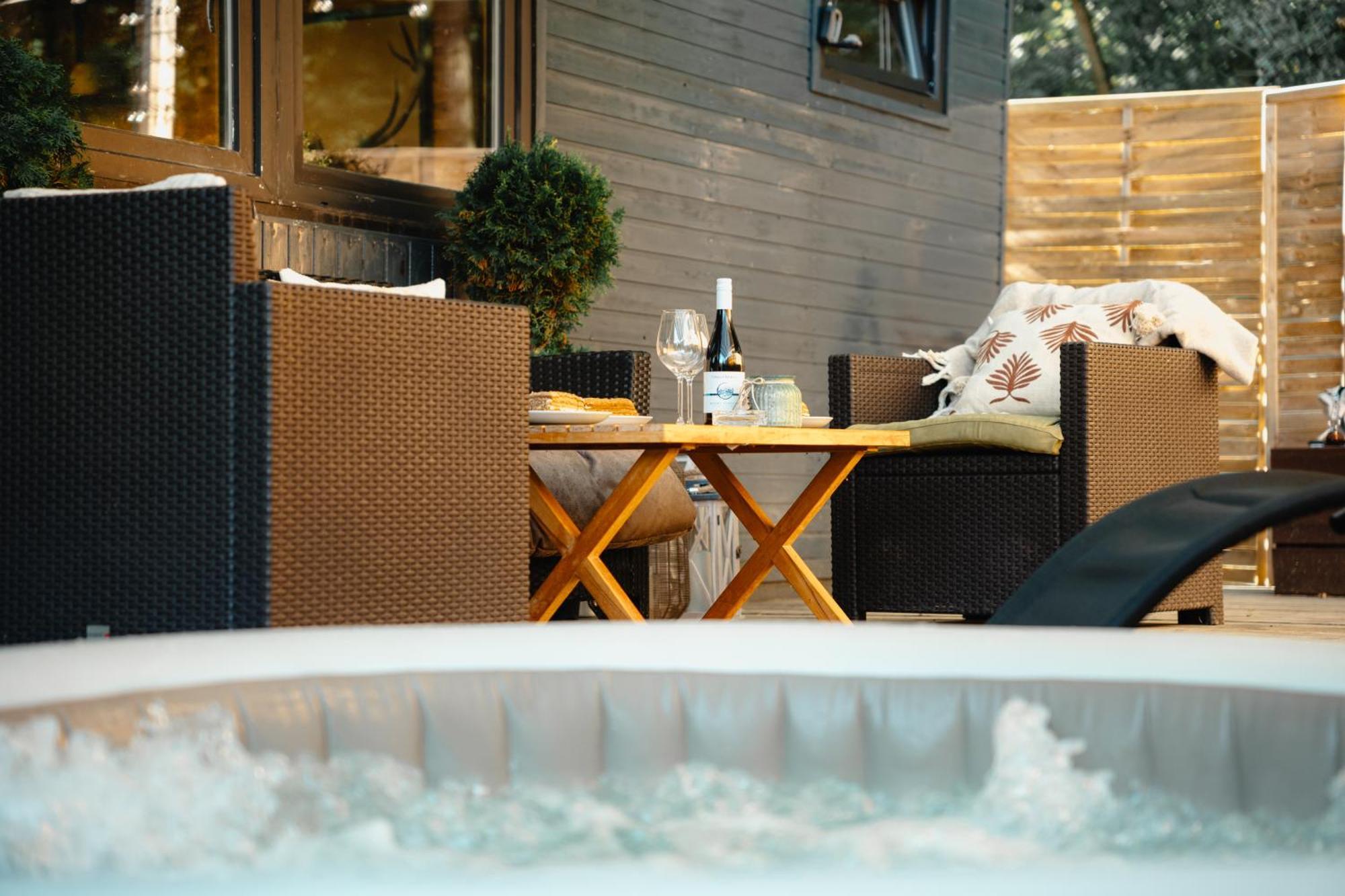 Secret Lake Prag Magic Place Relaxation& Wellness Rehenice Exterior photo