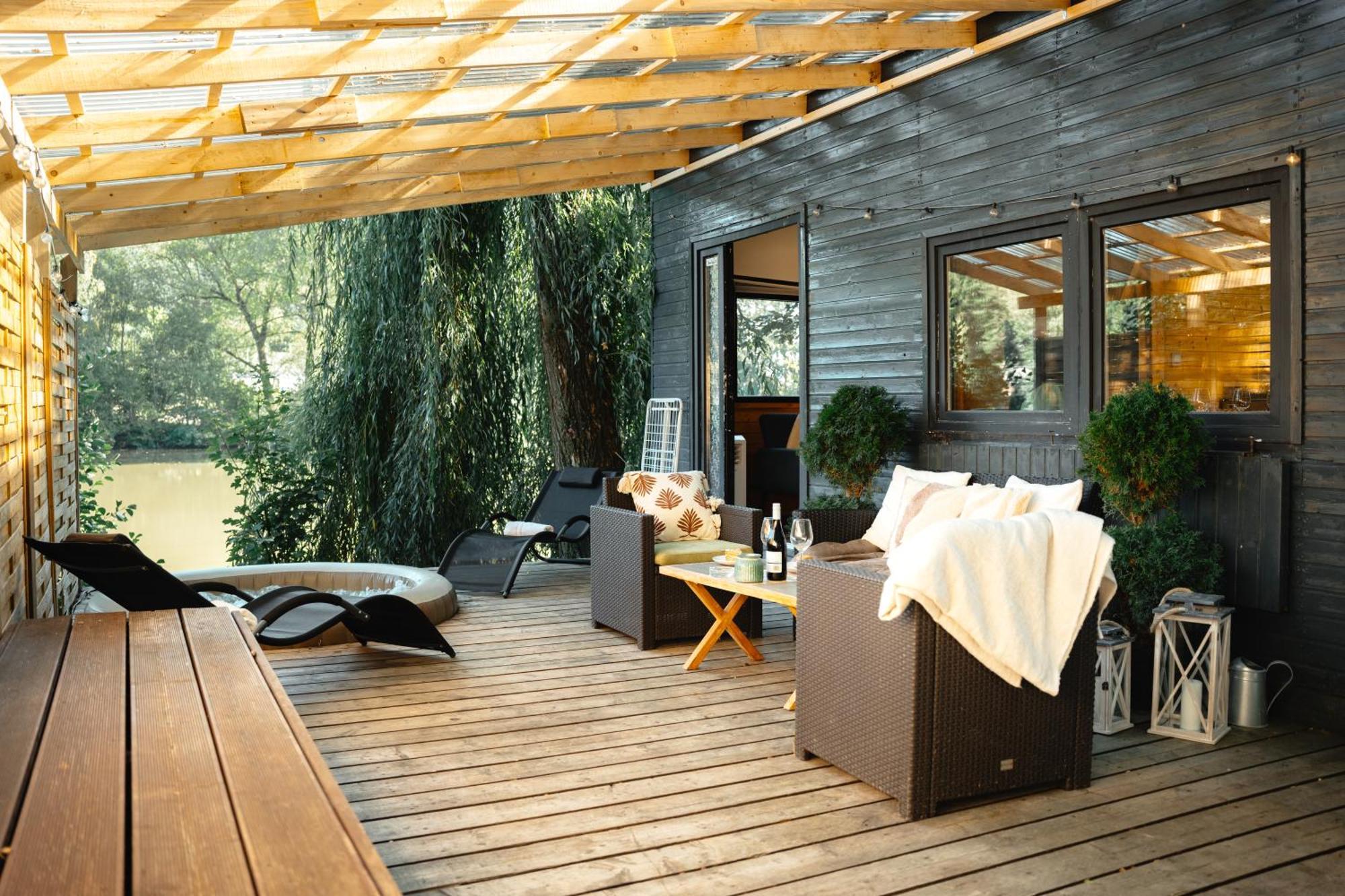 Secret Lake Prag Magic Place Relaxation& Wellness Rehenice Exterior photo